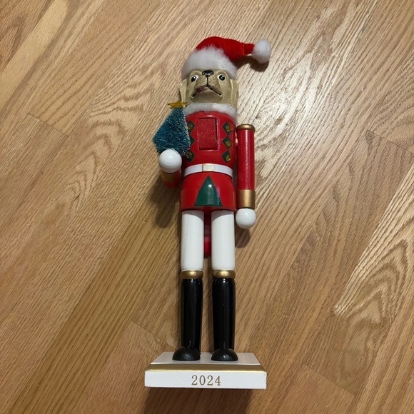 Labrador Retriever Dog Nutcracker NEW 2024 Christmas Decor Red - Picture 2 of 5